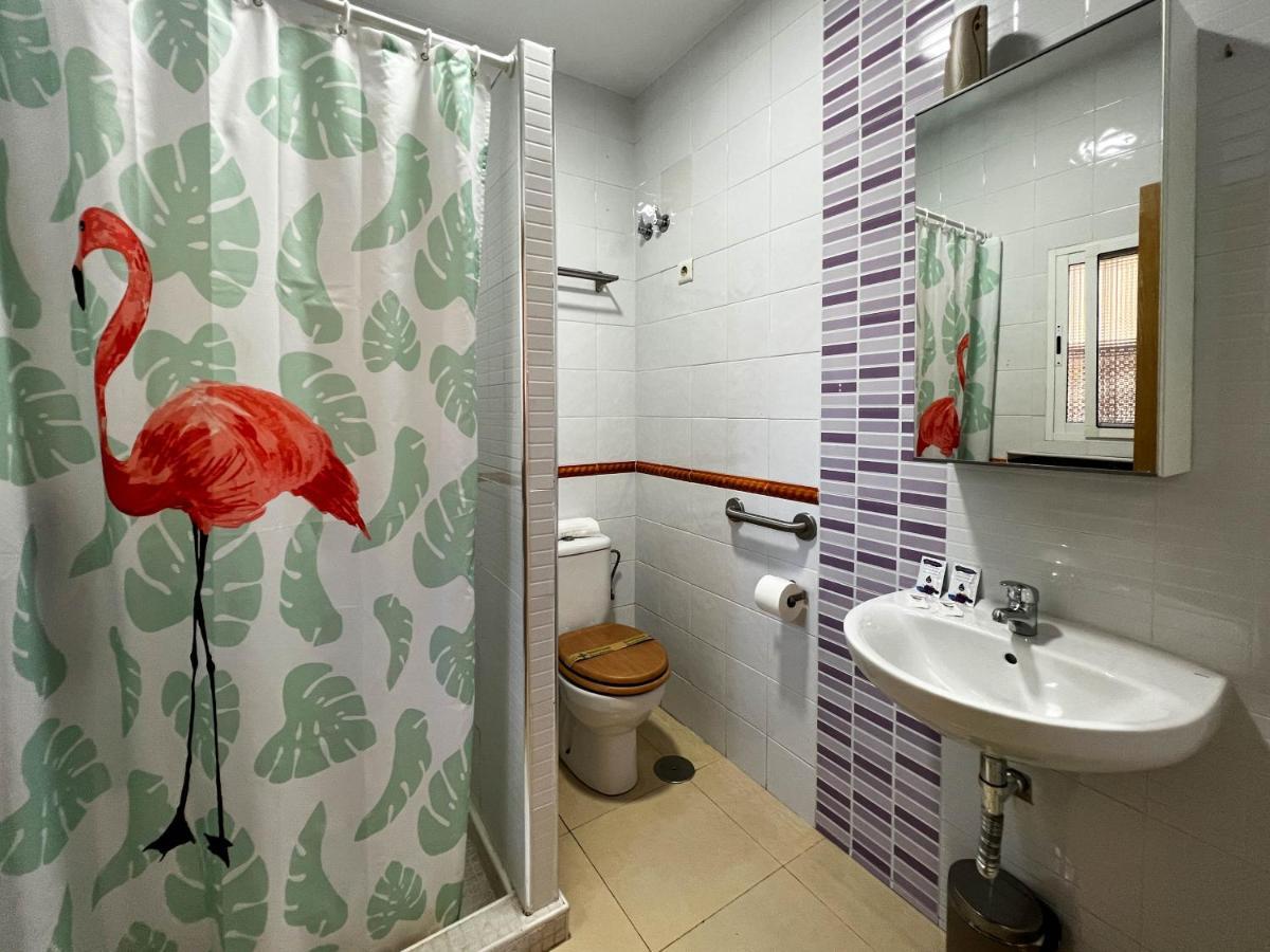 Apartment Caleta Beach Málaga Esterno foto